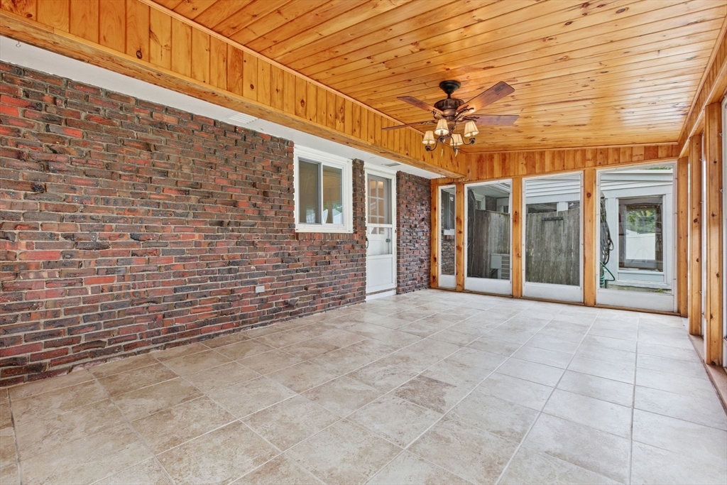 3 Spruce St, Stoneham, MA Photo #14