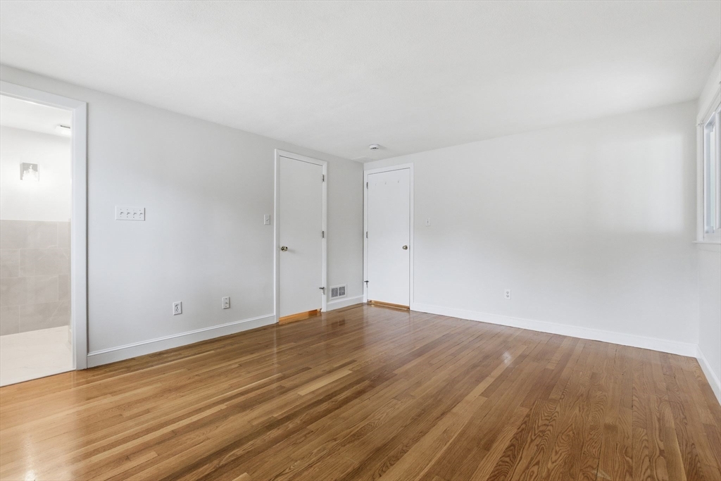 3 Spruce St, Stoneham, MA Photo #8