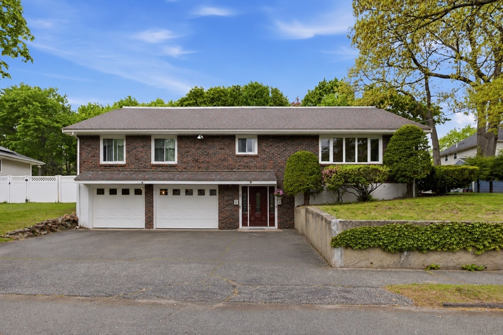 Photo of 3 Spruce St, Stoneham, MA