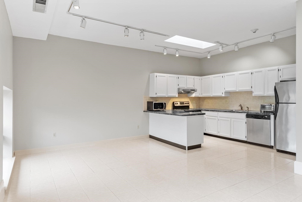 54 Forest St 412