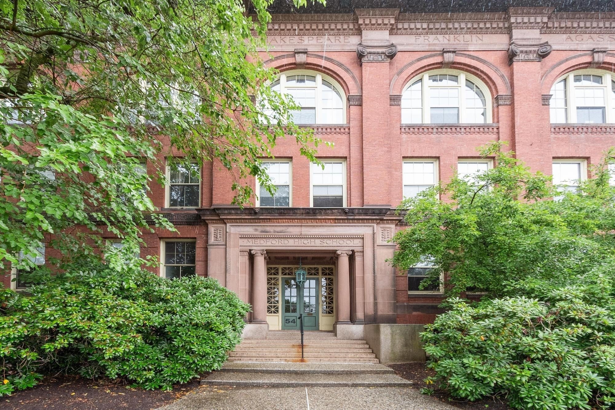 54 Forest St