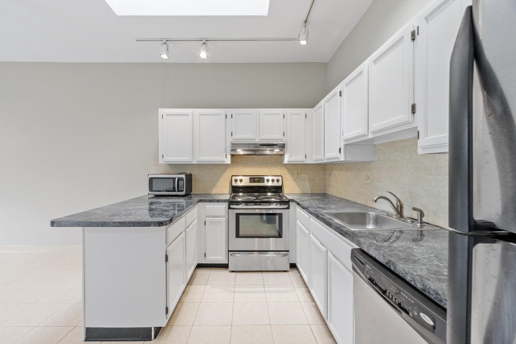 54 Forest St 412
