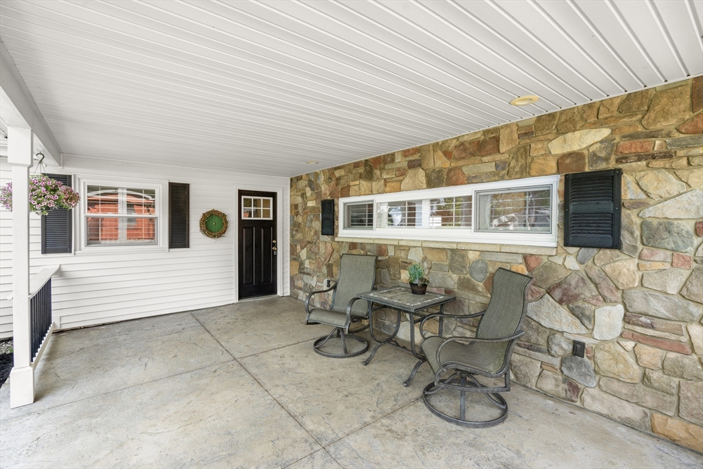 41 Bungalow St