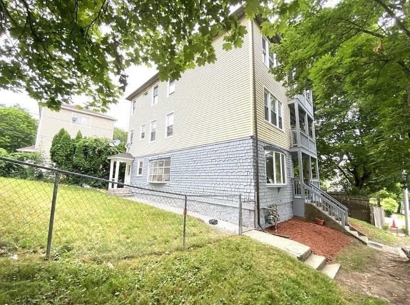 11 Leon St, Worcester, MA Photo #3