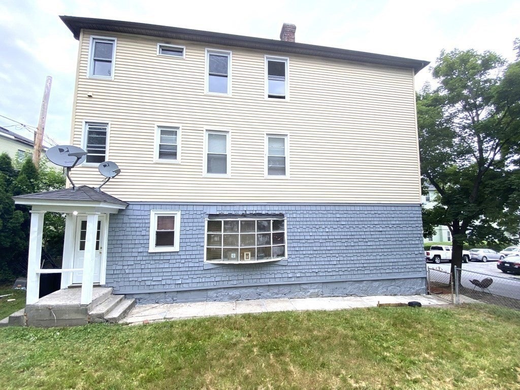11 Leon St, Worcester, MA Photo #4