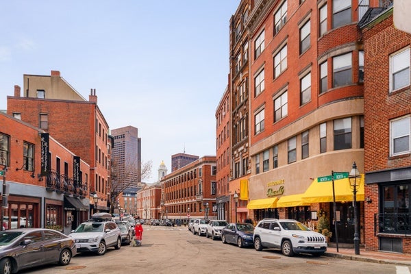 188 NORTH ST APT 42, BOSTON, MA 02113 - Image 498bb7ae48cff7ceea6af9b63cb87e4e/4093320410