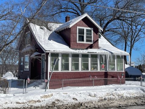 Photo of 365 Lake Avenue, Worcester, MA 01604 (MLS # 73478945)