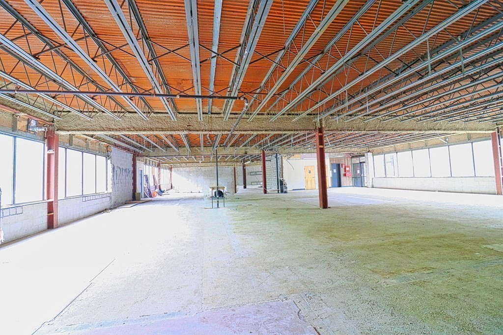 499 Essex Street Left Side