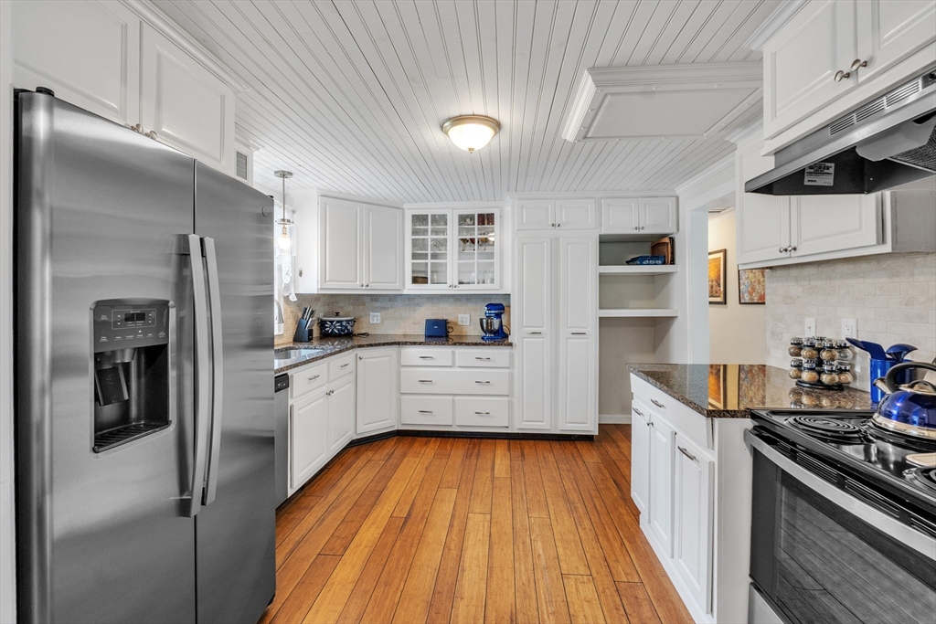 3 Plainview Dr