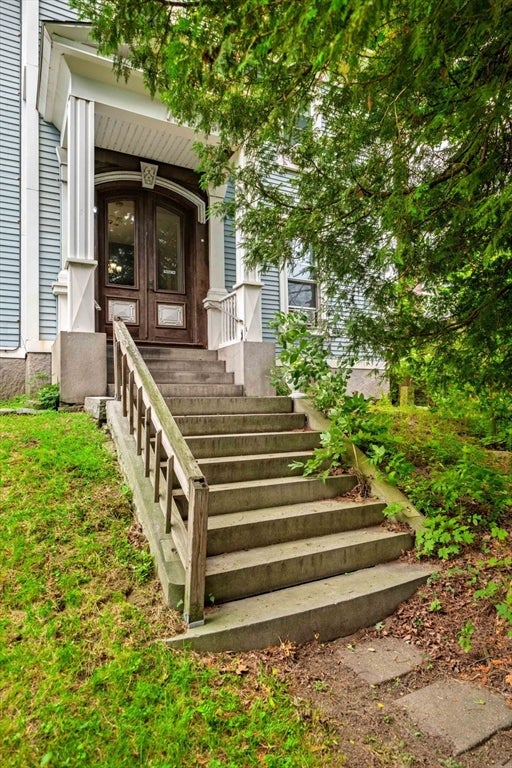 7 Maple Ave