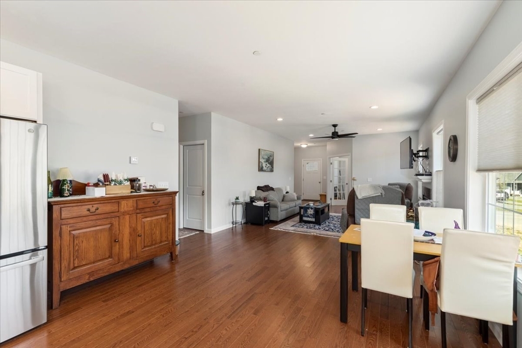 Pelham, New Hampshire 03076, United States, 2 Bedrooms Bedrooms, ,2 BathroomsBathrooms,Residential,Active,241006