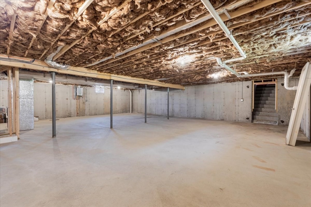 Pelham, New Hampshire 03076, United States, 2 Bedrooms Bedrooms, ,2 BathroomsBathrooms,Residential,Active,241006