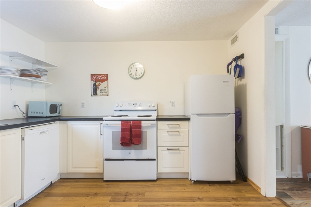 12 Woodrise Rd #12, Falmouth, MA Photo #9