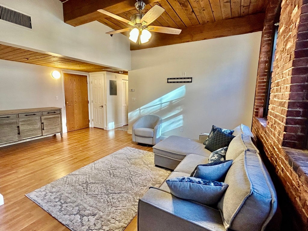 50 Rantoul St #308, Beverly, MA Photo #5