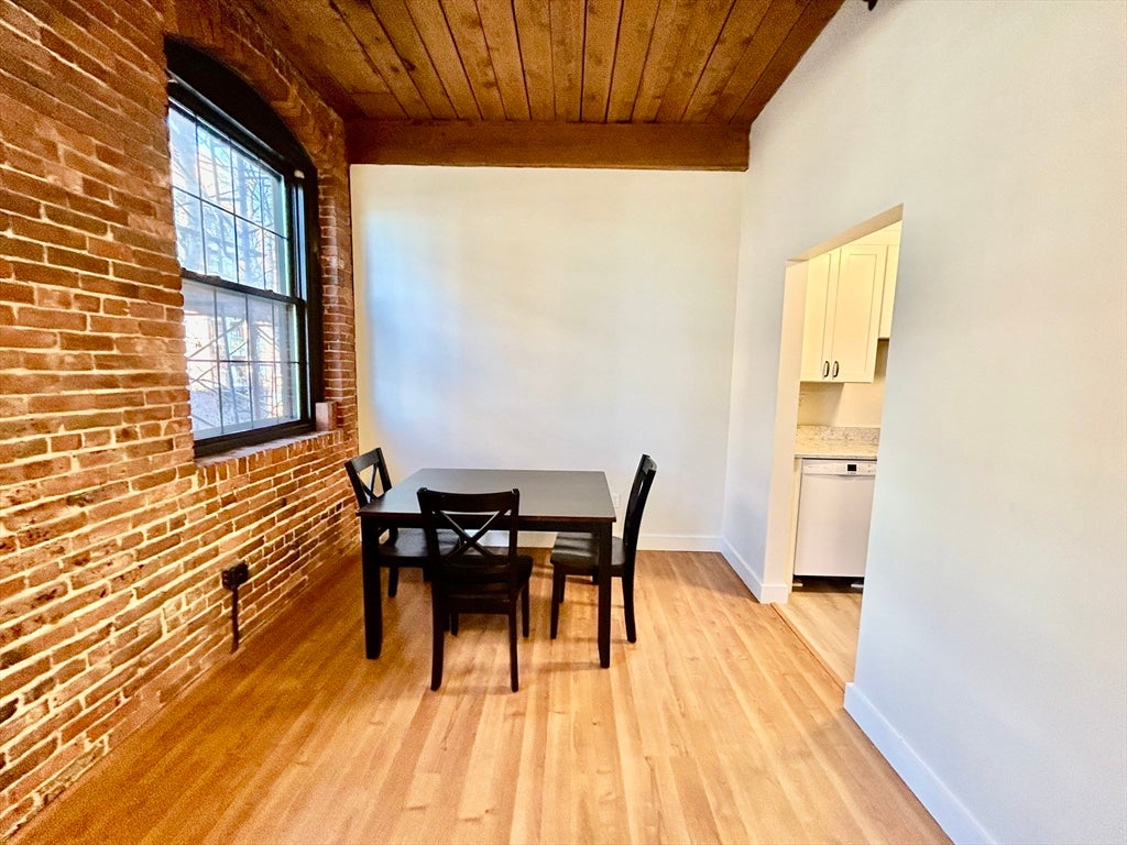 50 Rantoul St #308, Beverly, MA Photo #3