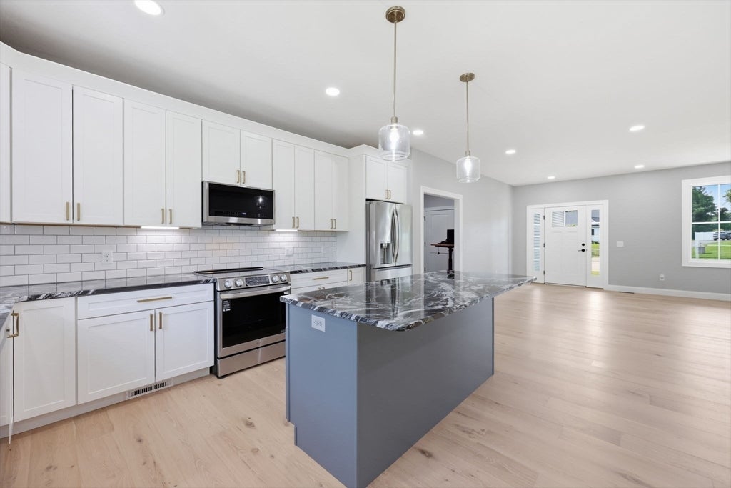 17 Silvergrass Ln, Southwick, MA Photo #23