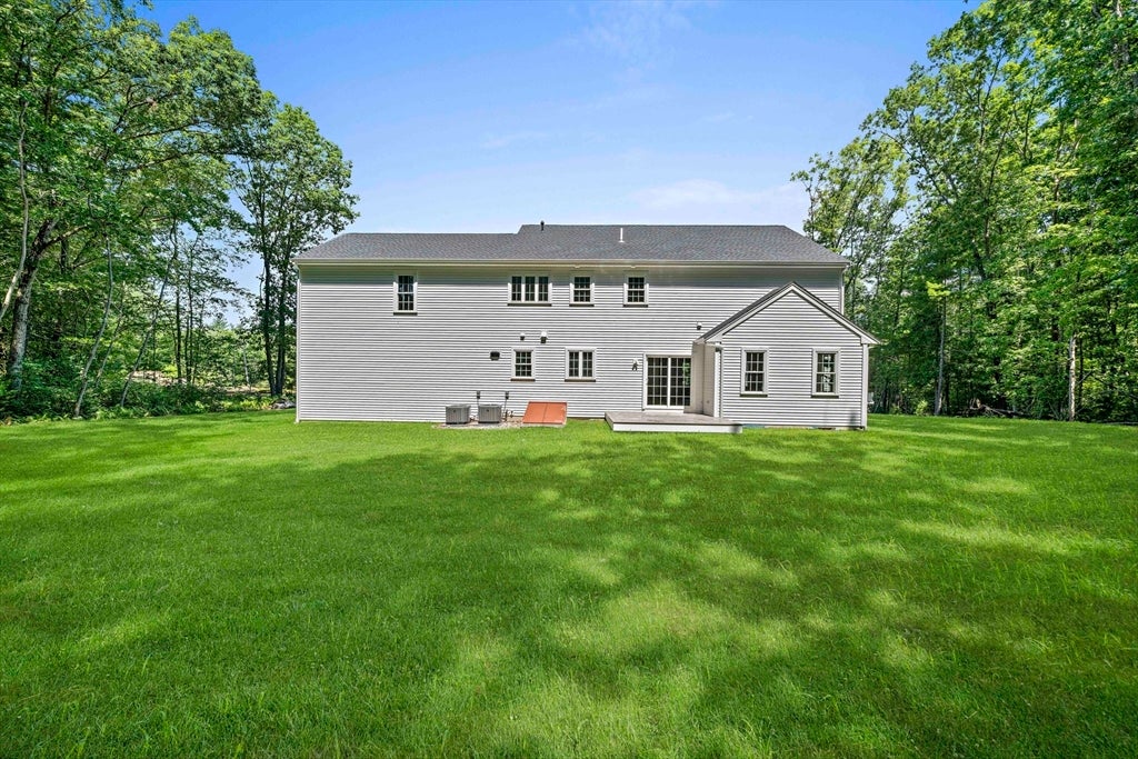 4 Clarendon Circle, Holbrook, MA Photo #28