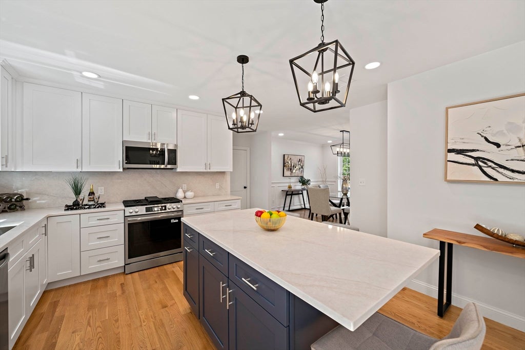 4 Clarendon Circle, Holbrook, MA Photo #4