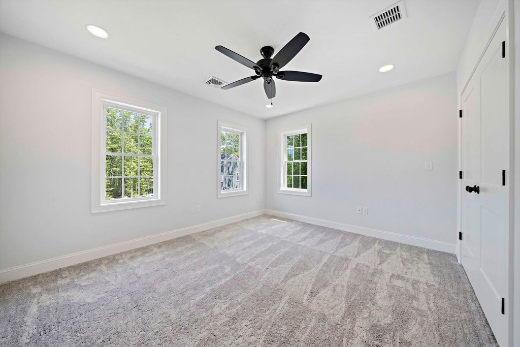 4 Clarendon Circle, Holbrook, MA Photo #25