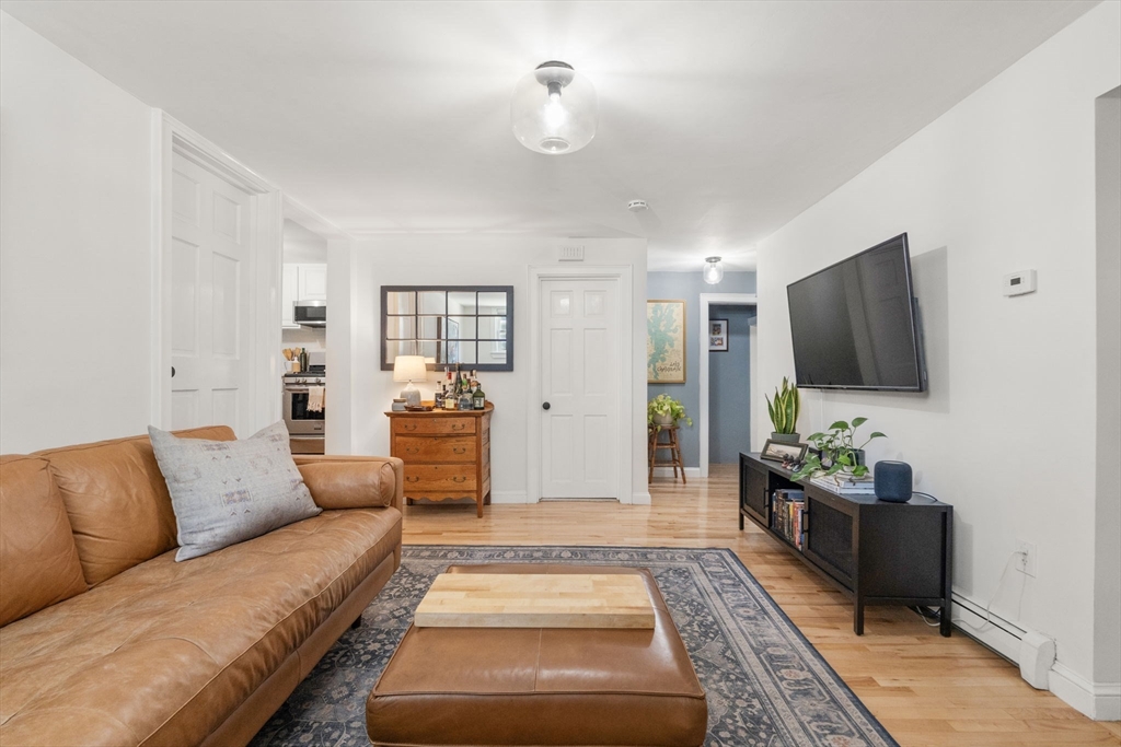 209 Bunker Hill St 1