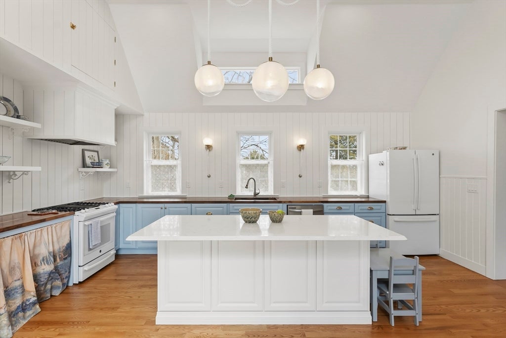 Photo of 29 Field St, Marshfield, MA
