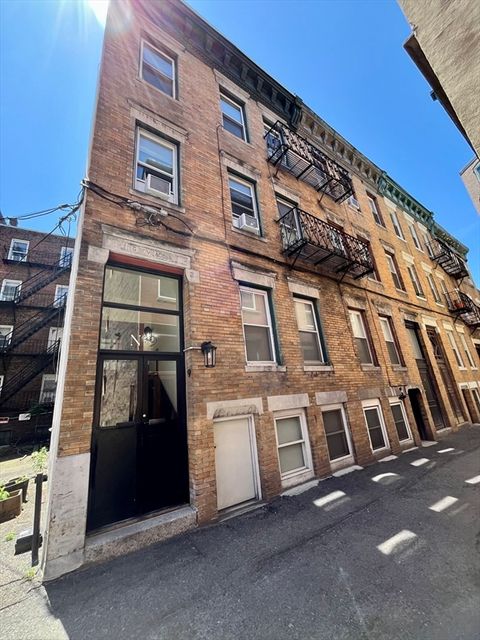 9 Noyes Pl Boston MA 02113