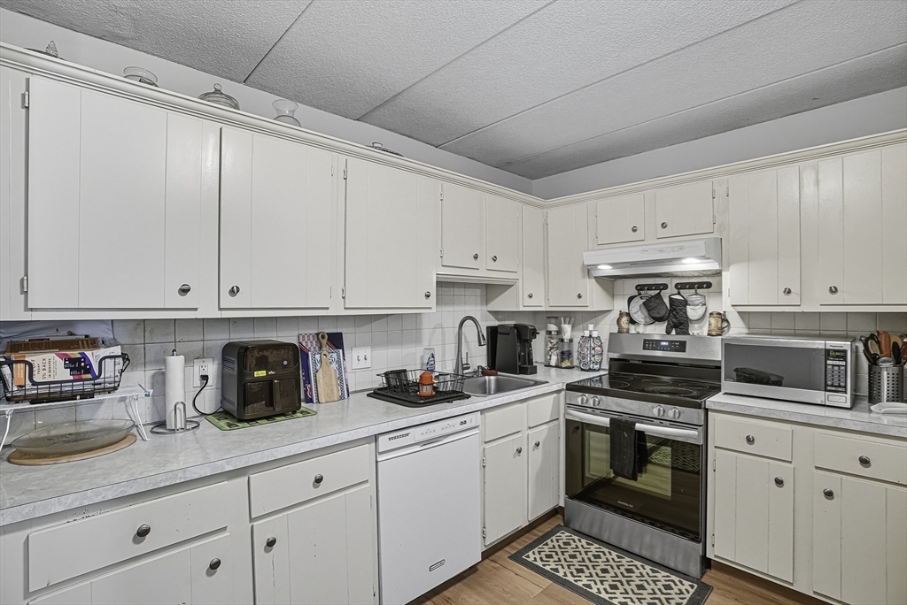 Shrewsbury, Massachusetts 01545, United States, 1 Bedroom Bedrooms, ,1 BathroomBathrooms,Residential,Active,217967