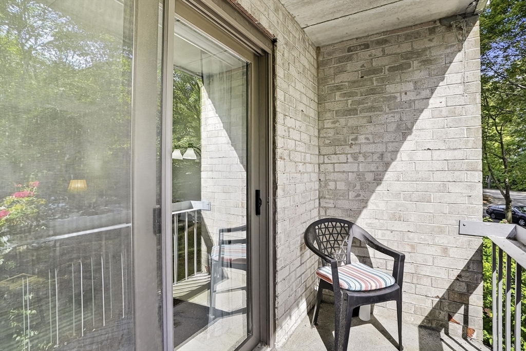 85 Commons Dr 210