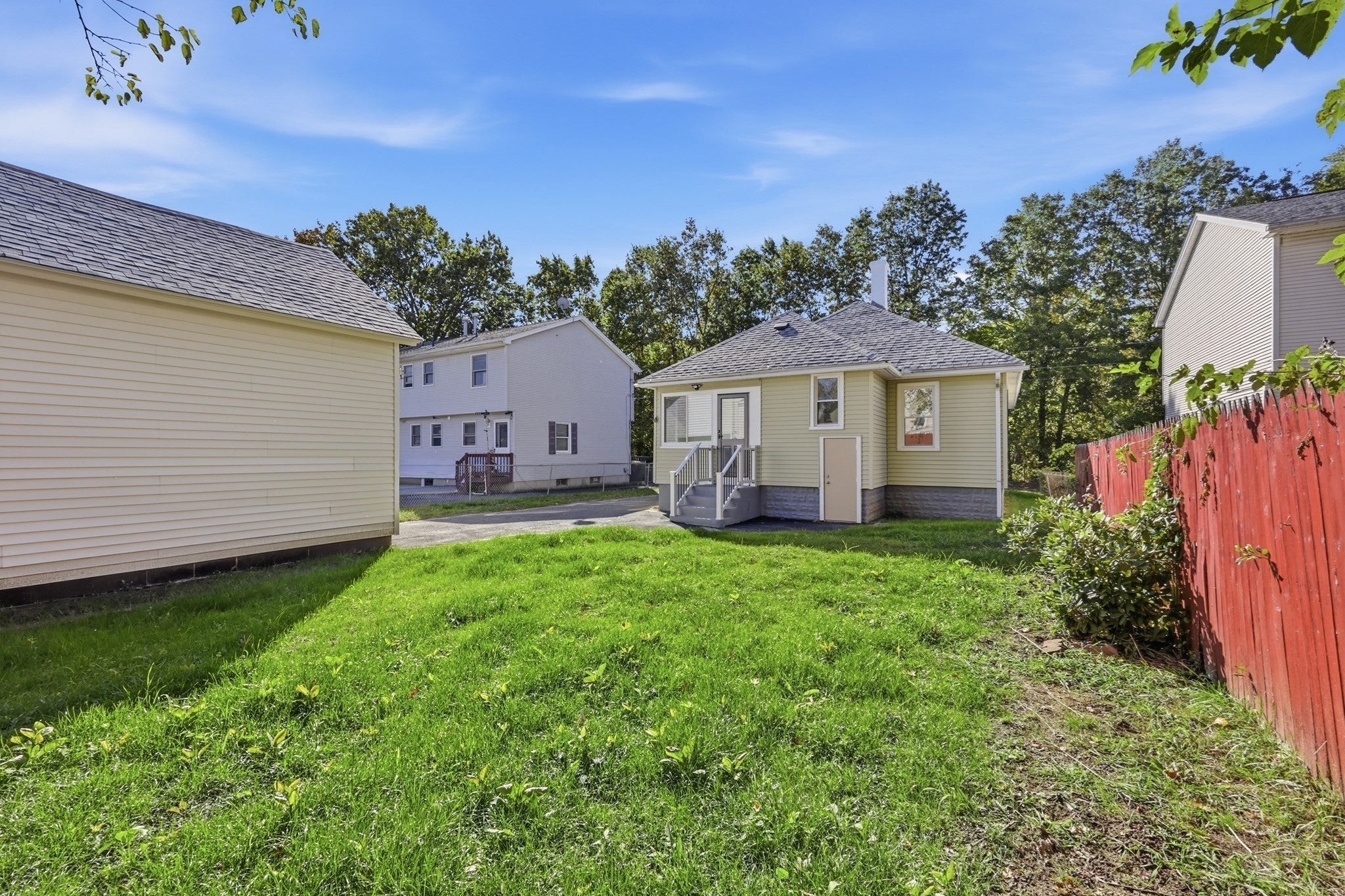 145 Moxon St, Springfield, MA Photo #27
