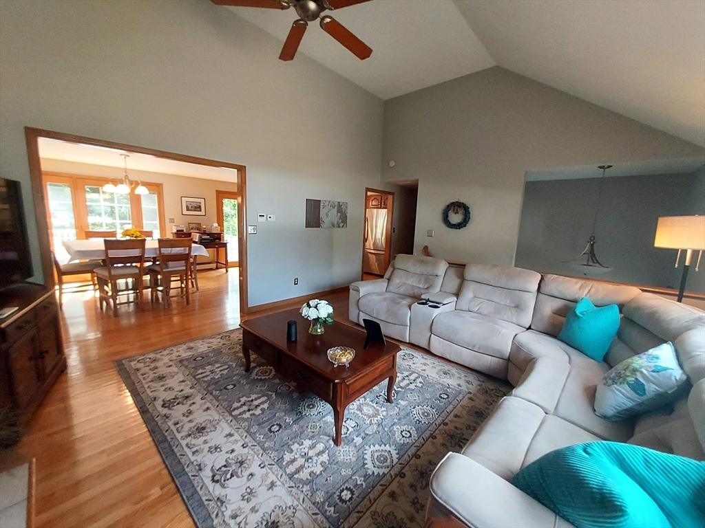 1 Dorianna Cir