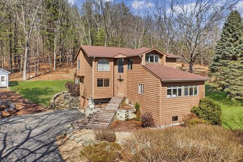 34 Grove St Shrewsbury MA 01545