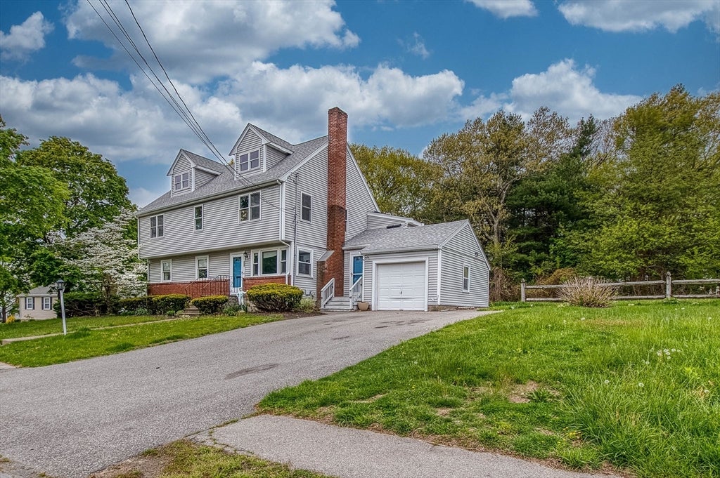 137 Eleanor Dr, Braintree, MA Photo #3