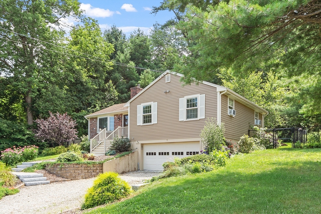 64 Carolyn Cir