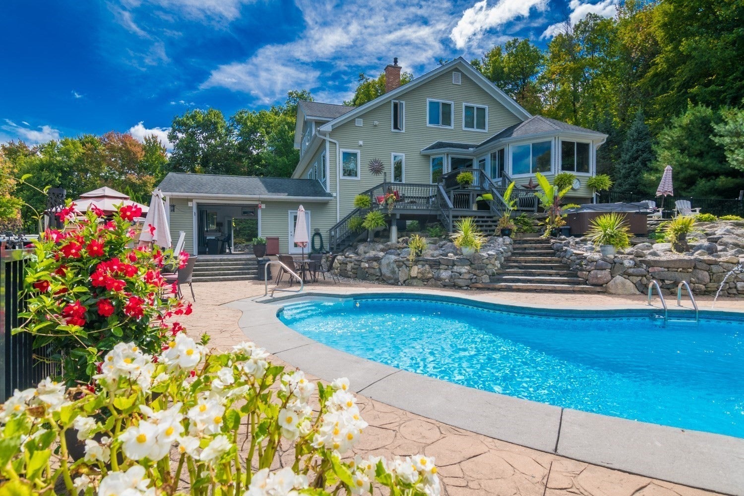 1527 Southampton Road