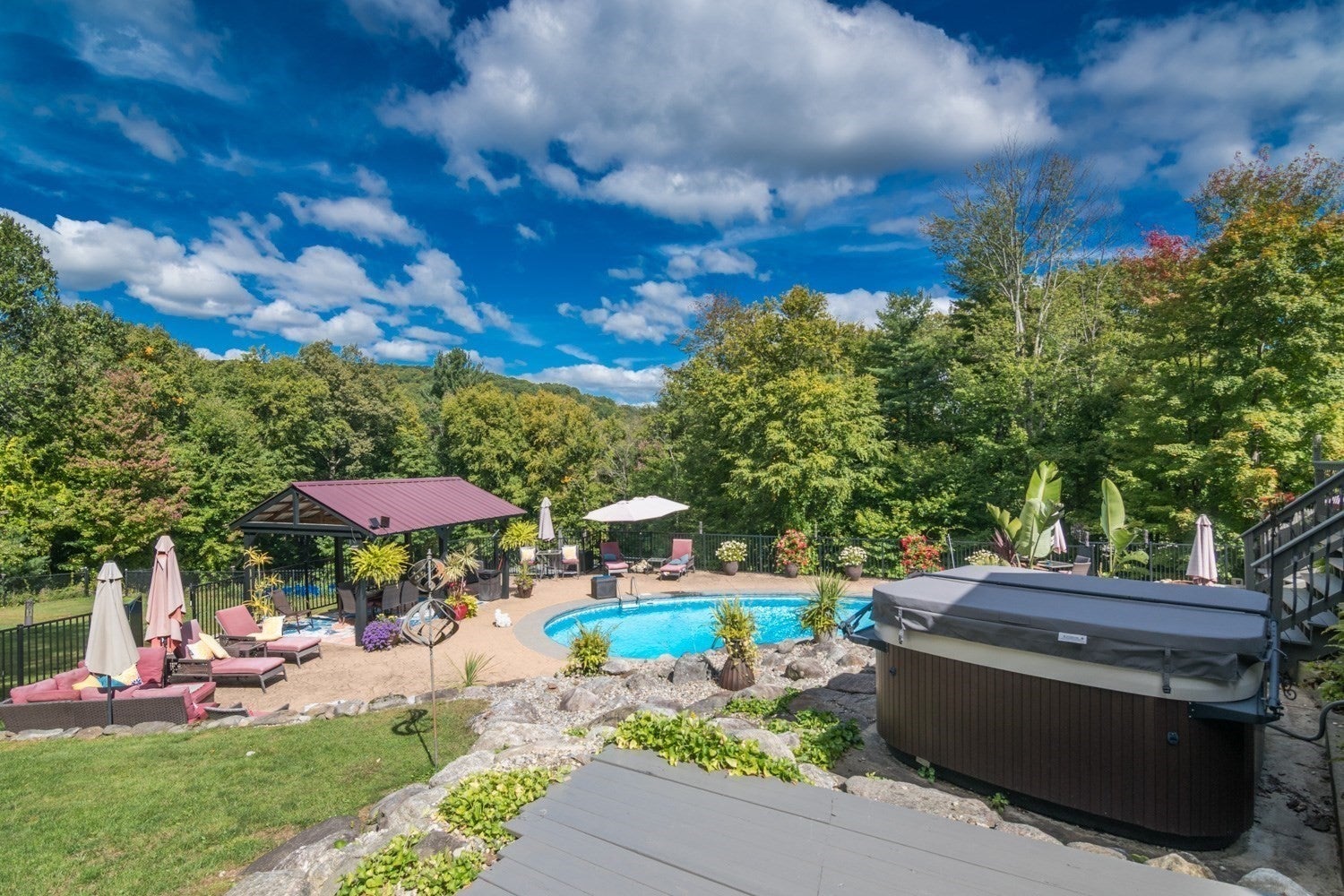 1527 Southampton Road
