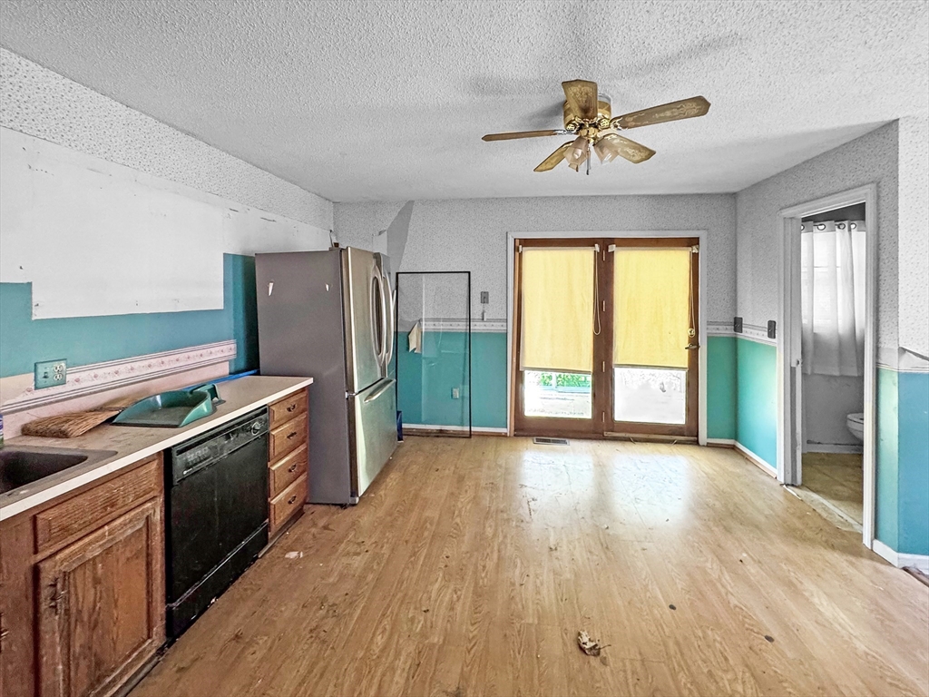 9 Riverbank Cir 9