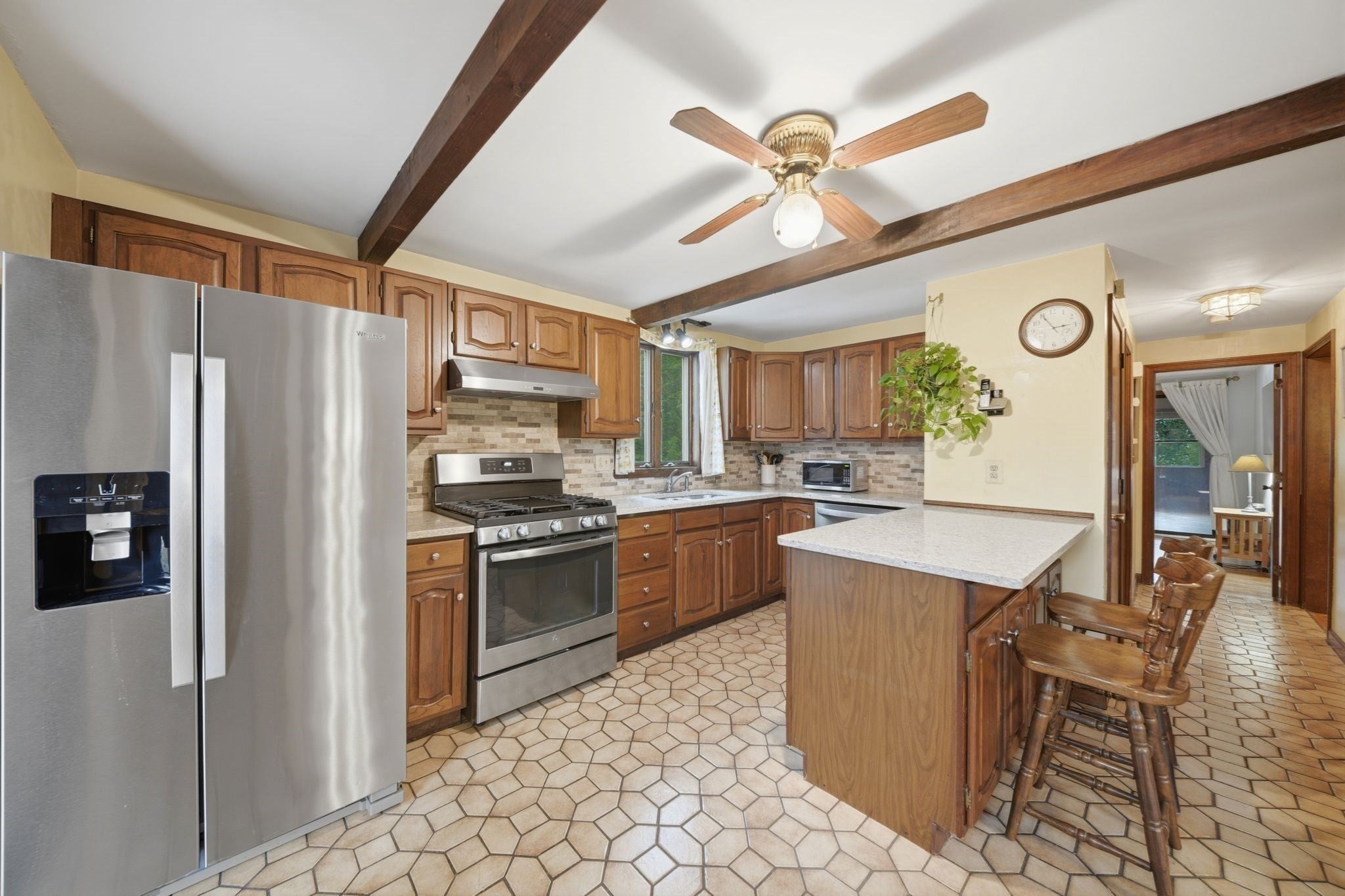 15 Regis Rd, Tewksbury, MA Photo #6
