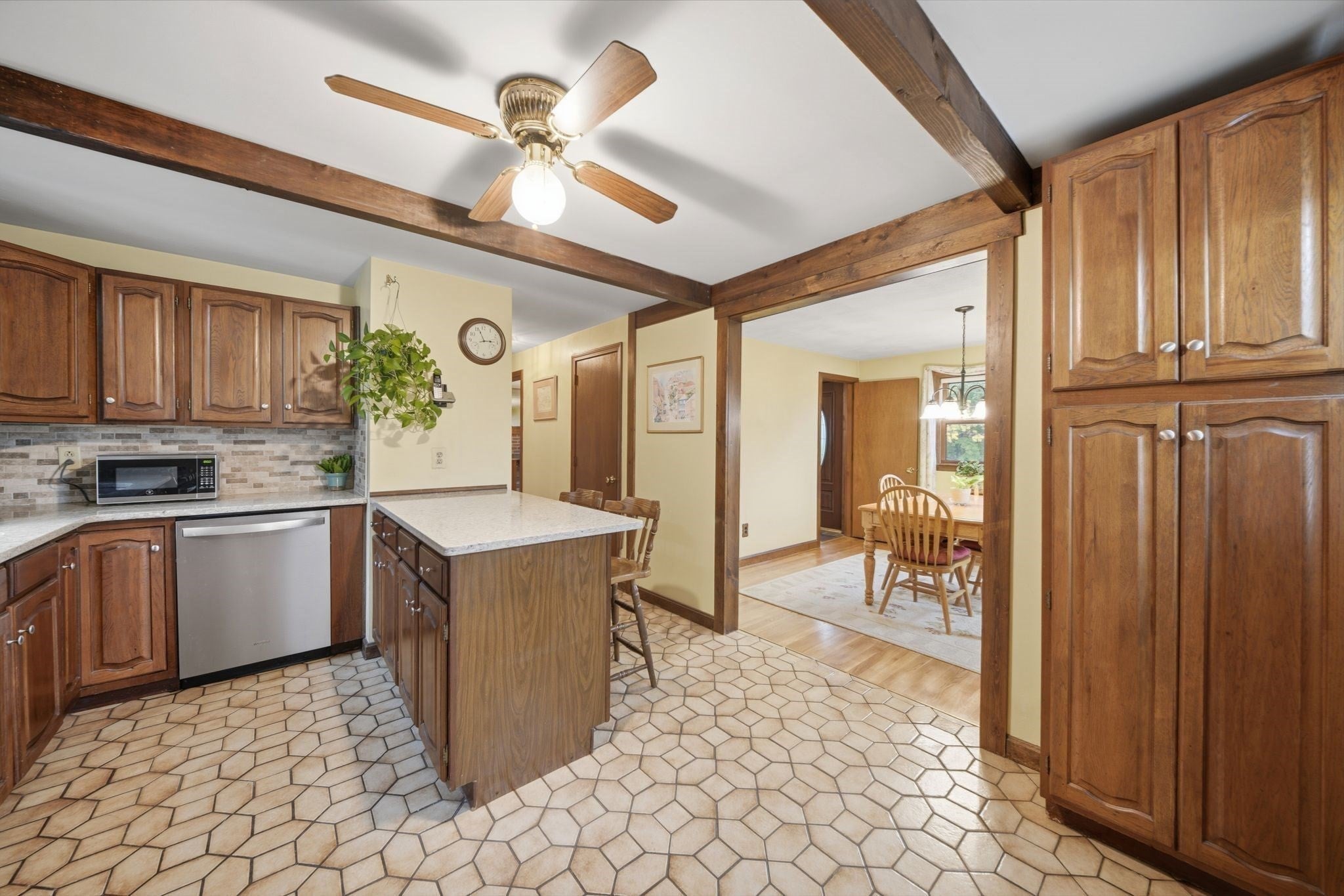 15 Regis Rd, Tewksbury, MA Photo #7