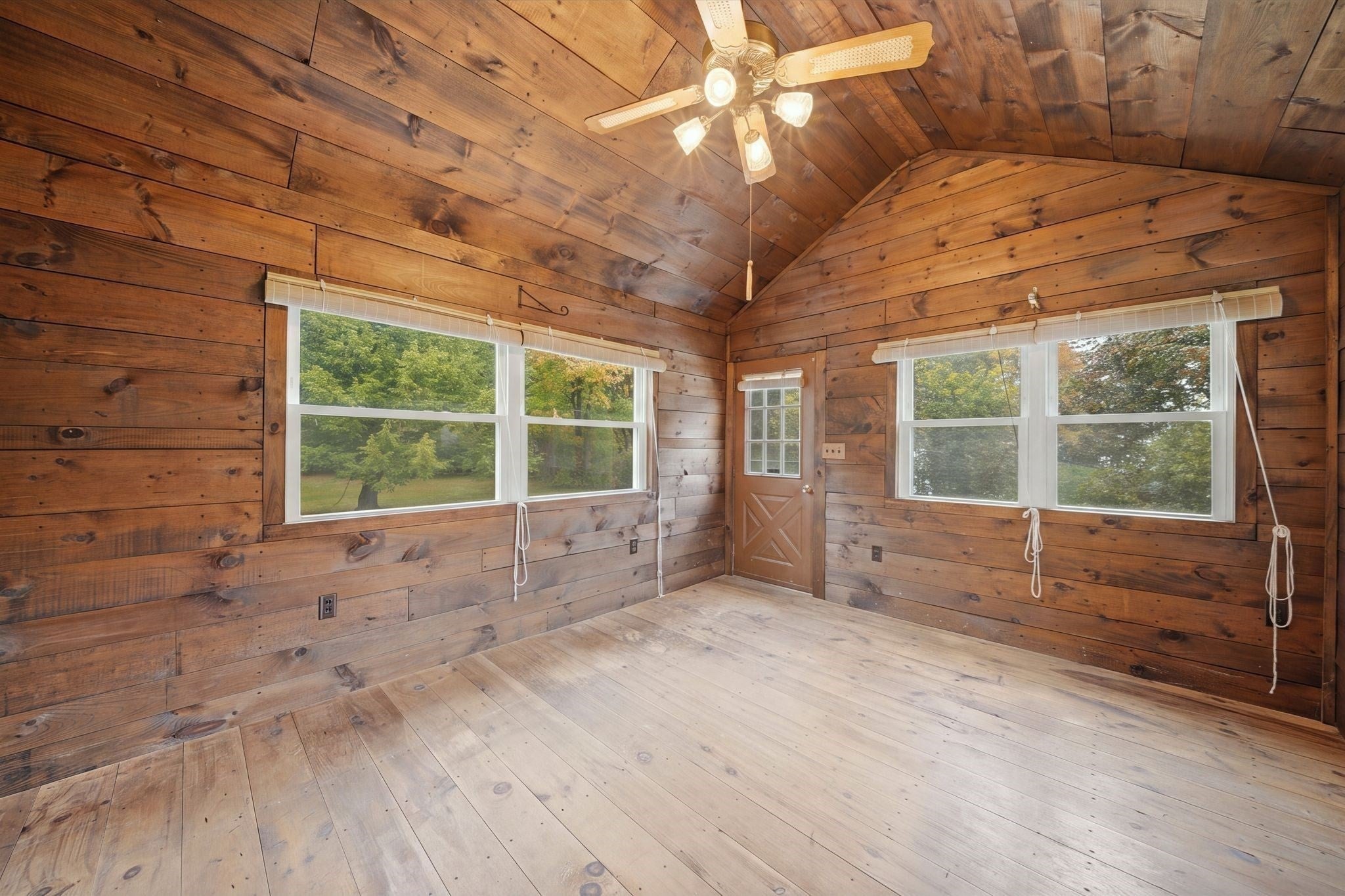 15 Regis Rd, Tewksbury, MA Photo #12