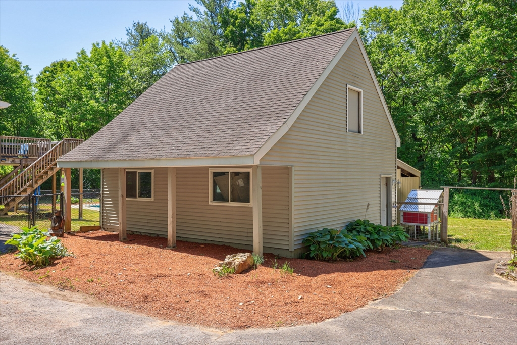 27 Davis St