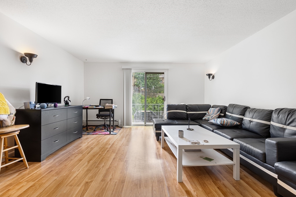 24 Inman St 23