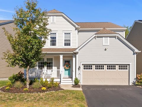 198 Stonehaven Dr Weymouth MA 02190