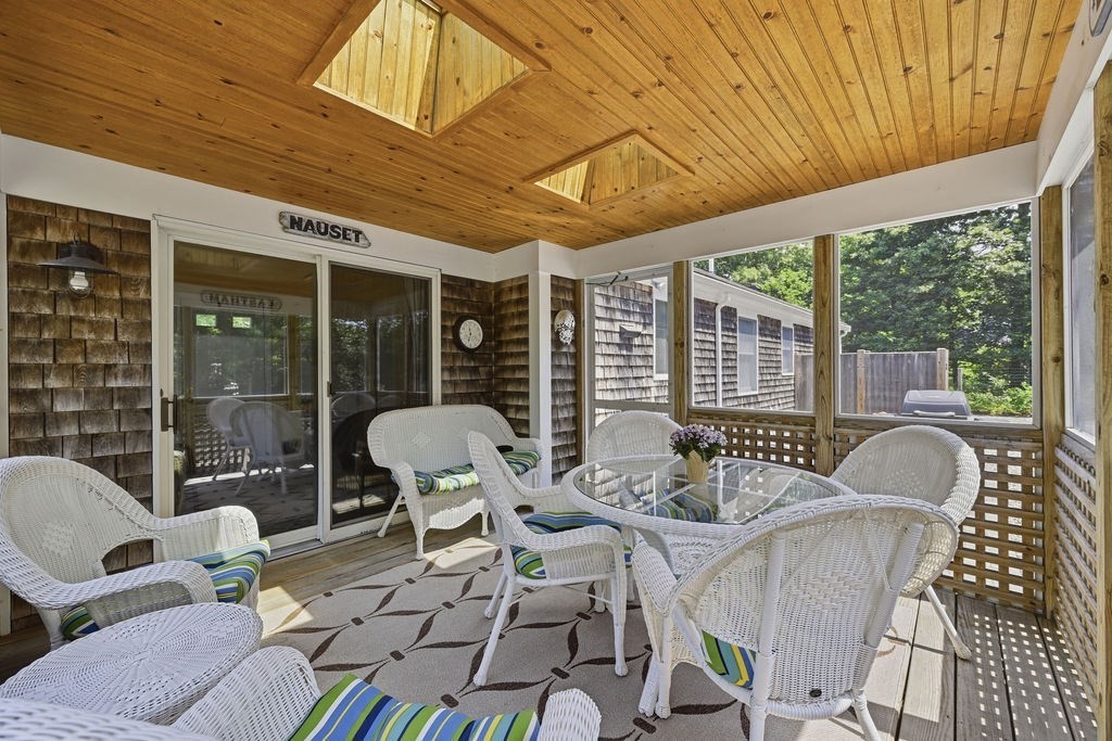 10 Circle Dr