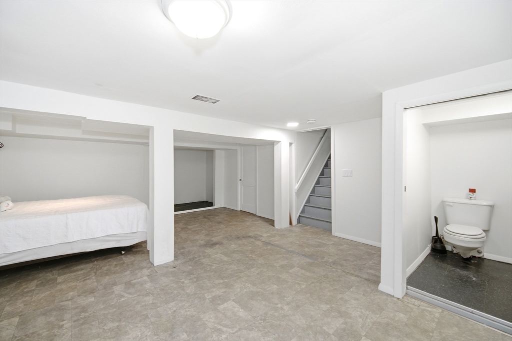 616 Cooley St, Springfield, MA Photo #25
