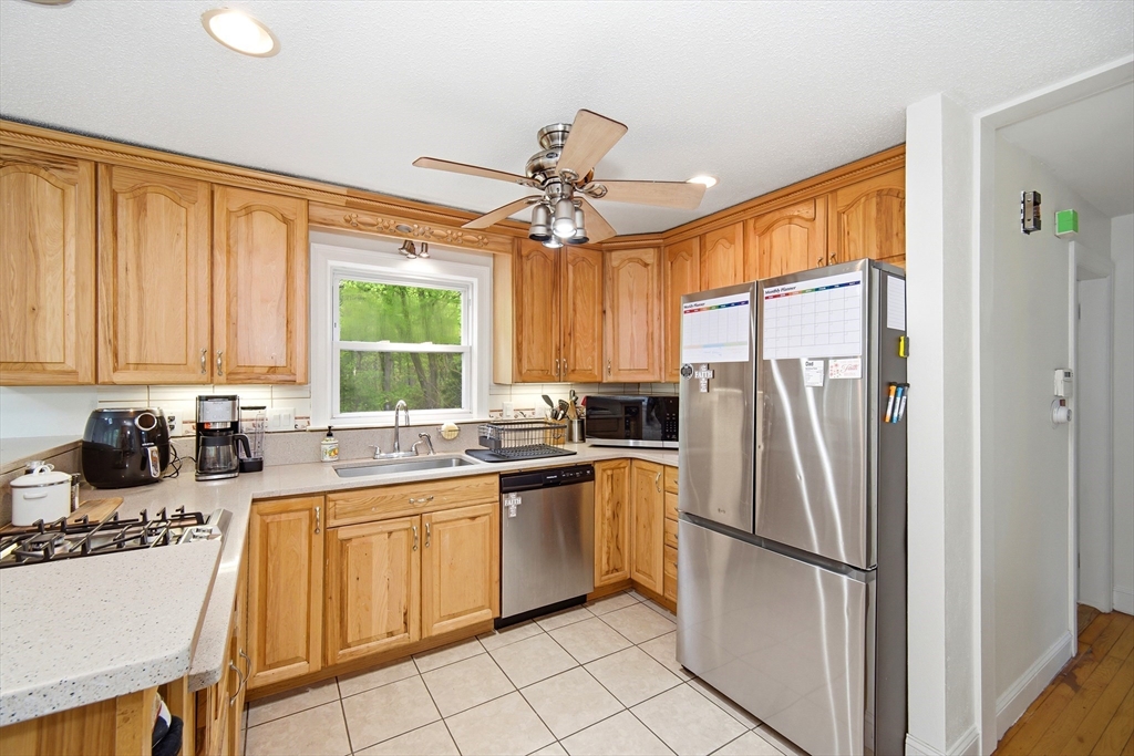 616 Cooley St, Springfield, MA Photo #6