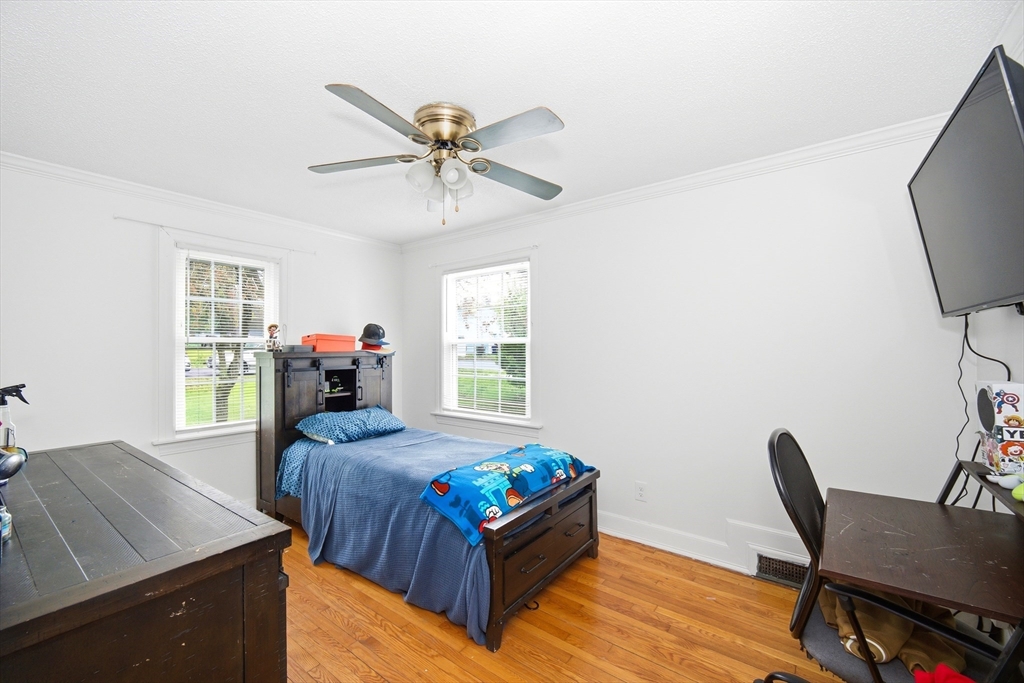 616 Cooley St, Springfield, MA Photo #18