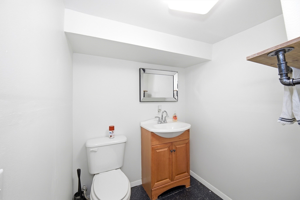 616 Cooley St, Springfield, MA Photo #26