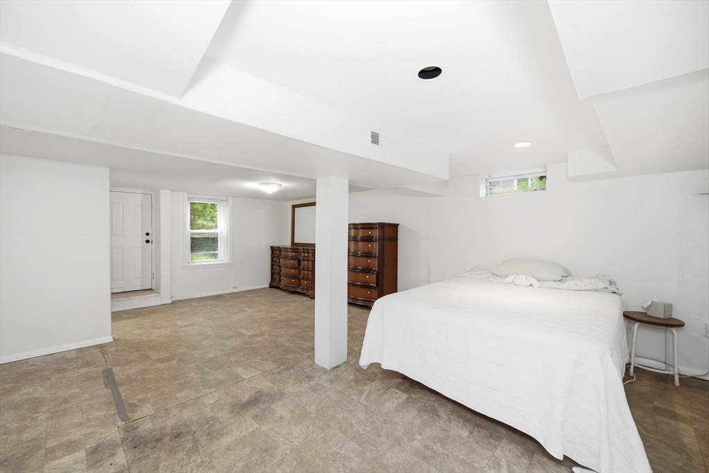 616 Cooley St, Springfield, MA Photo #24