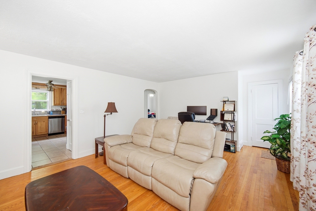 616 Cooley St, Springfield, MA Photo #15