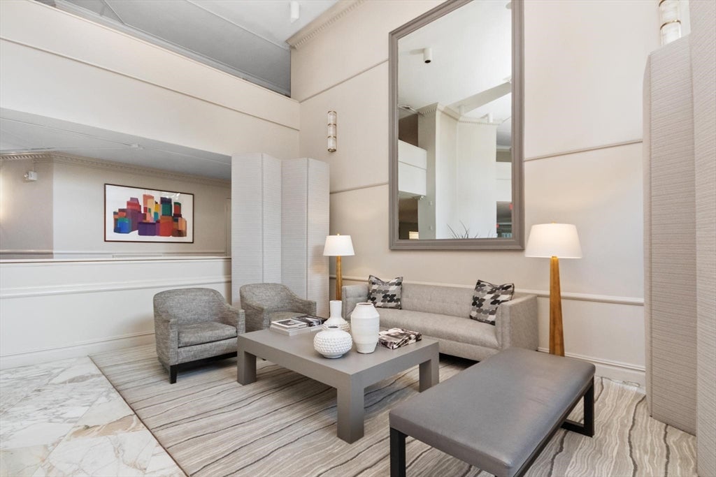 280 Boylston St 713